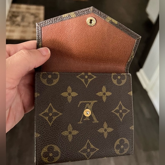 ⭐️ SALE ⭐️ ✨ Authentic ✨ Louis Vuitton Elise Wallet - Picture 3 of 8